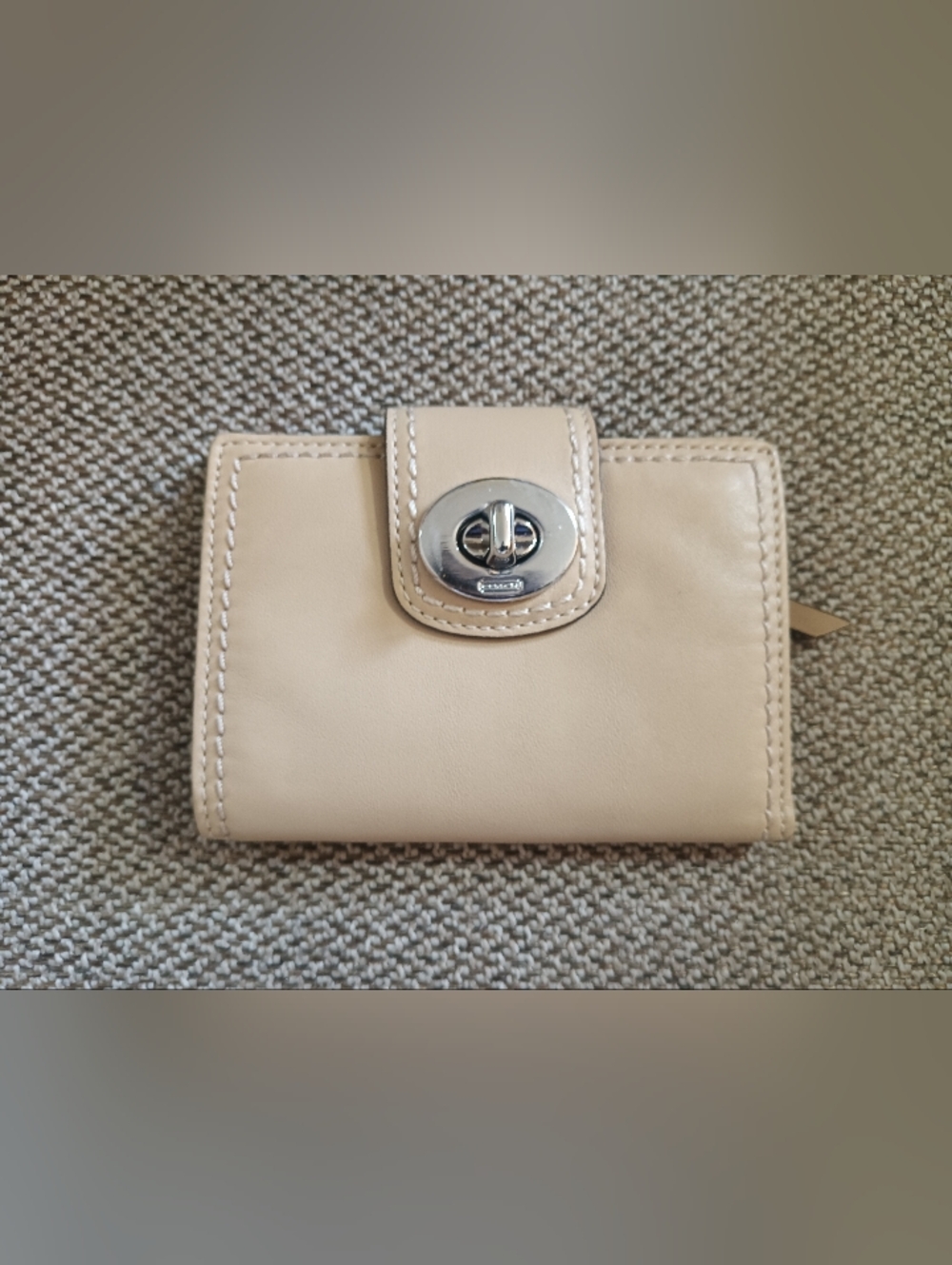 Coach Turn-lock Leather Bi-fold Wallet